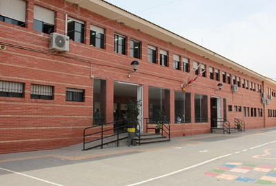 Fachada CEIP Río Segura