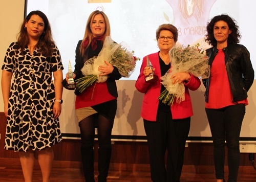 Premio - Izquierda a derecha- Yolanda Pacheco, concejala de Mujer, Alba Robles, primera jueza de Beniel, Asunción Martinez, premiada por su trayectoria en el municipio, y la alcaldesa, Mari Carmen Morales