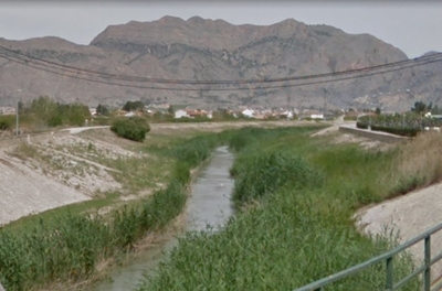 Imagen de archivo - El texto trata sobre la construcción del nuevo puente entre La Basca y El Secano