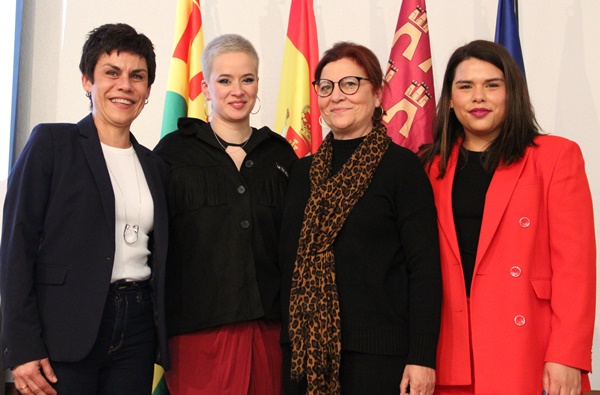 Magdalena Herrero y María Nazaret, reconocidas con el premio a la mujer del año